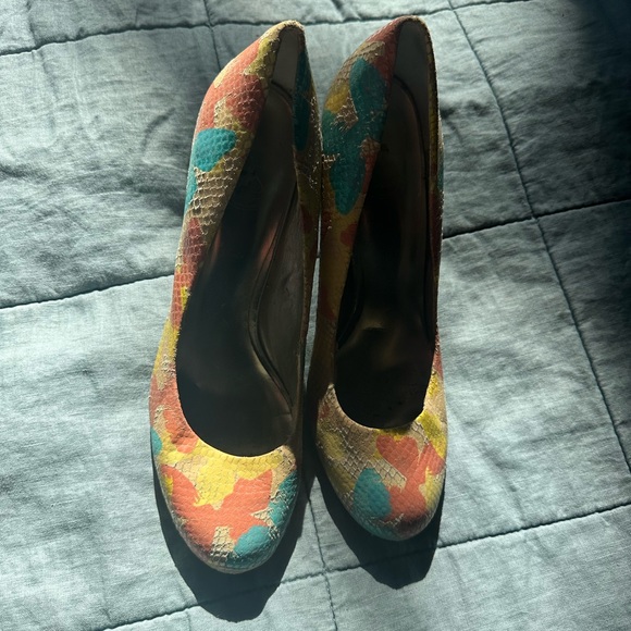 Jessica Simpson Pumps Multi-Color - Picture 2 of 4